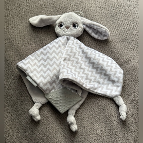 BooginHead Pacifier Holder Stuffed Animal Pacifier Lovey Bunny Baby w/ Teether - Picture 1 of 6